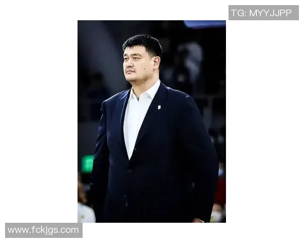 姚明在最新POP视频中展现篮球魅力与个人风采引发热议